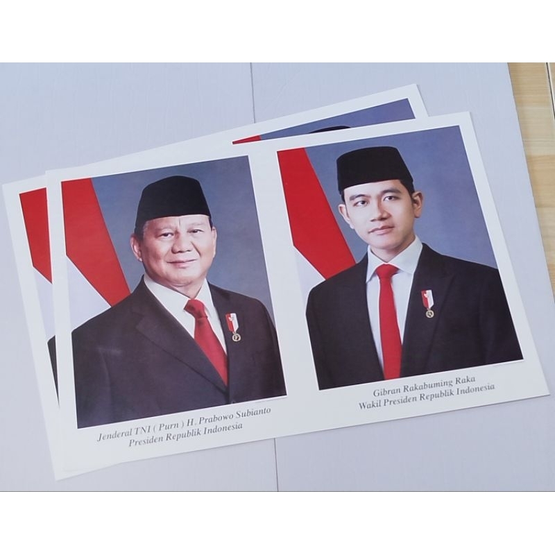 

( 1 Set Gandeng ) Poster Dinding Presiden Dan Wakil Presiden Terpilih 2024