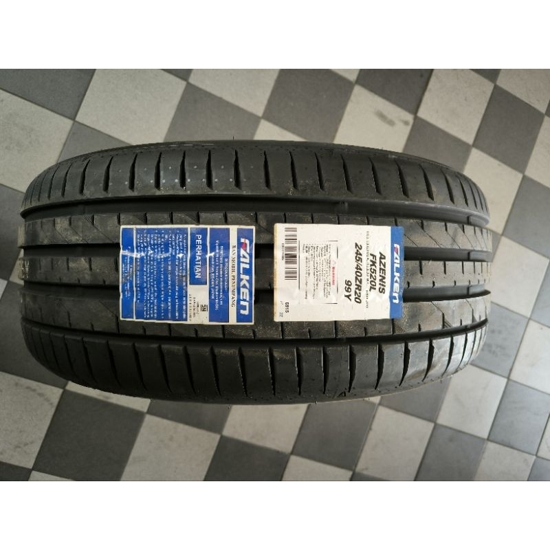 Ban Falken Azenis FK520L 245/40 R20