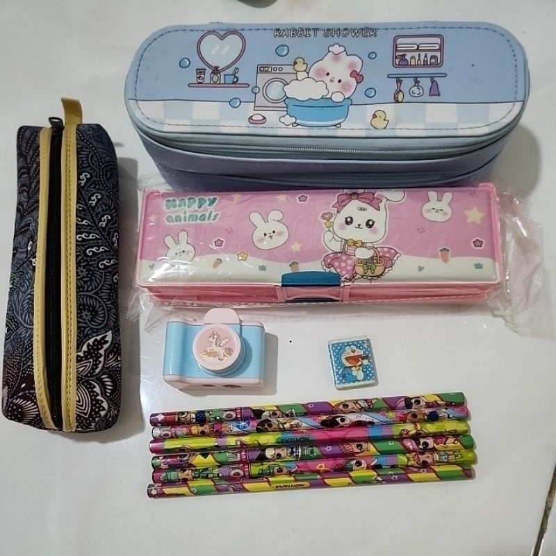 

PRELOVED 3PCS KOTAK PENSIL ANAK LUCU