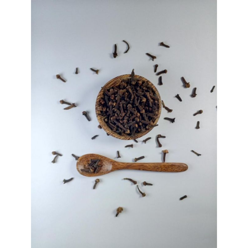 

Rempah cengkeh kwalitas istimewa berkhasiat kesehatan