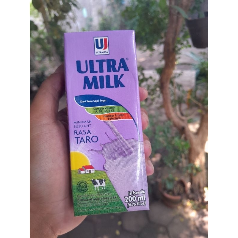 

Ultra milk rasa Taro ukuran 200ml isi 24 pcs