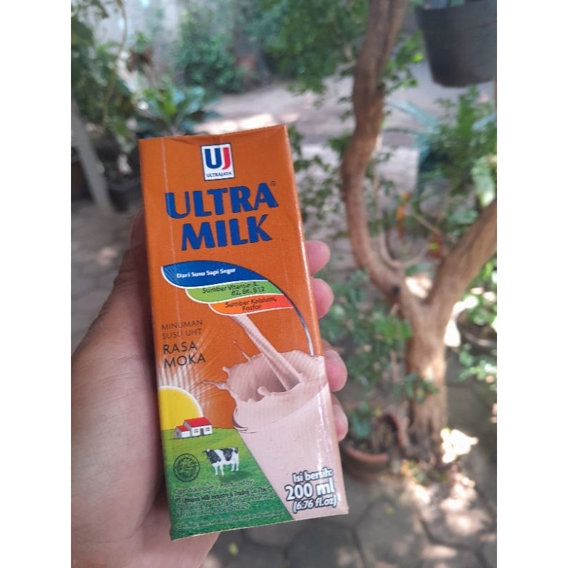 

Ultra milk rasa Moka ukuran 200ml isi 24pcs