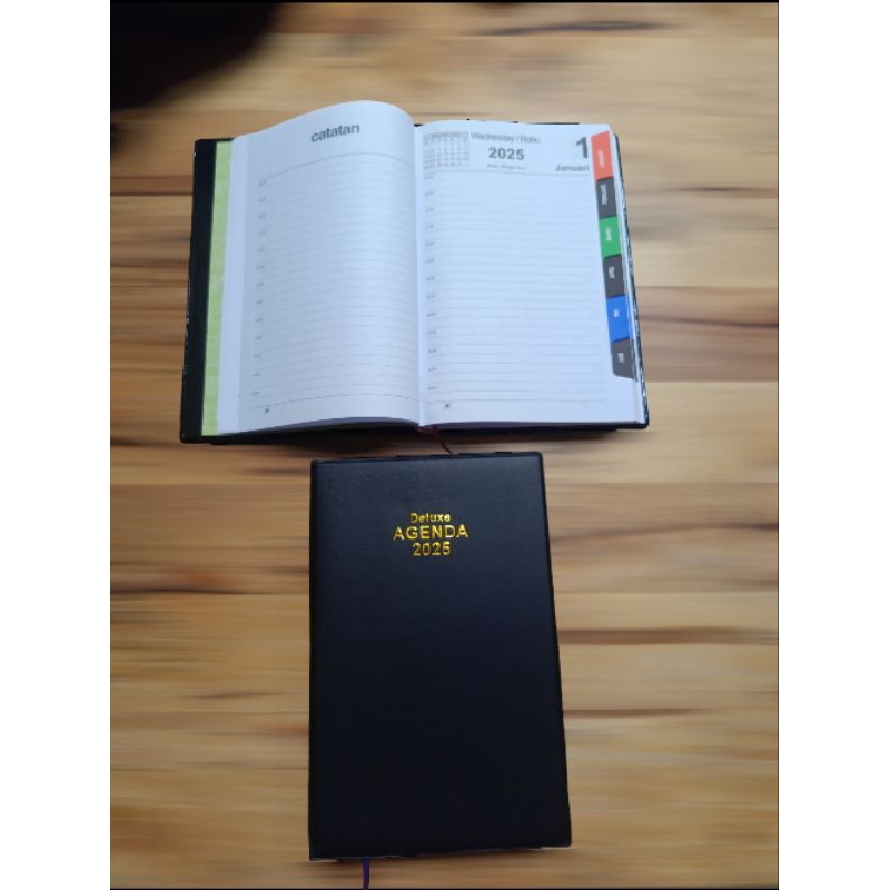 

Buku Agenda Deluxe tahun 2025
