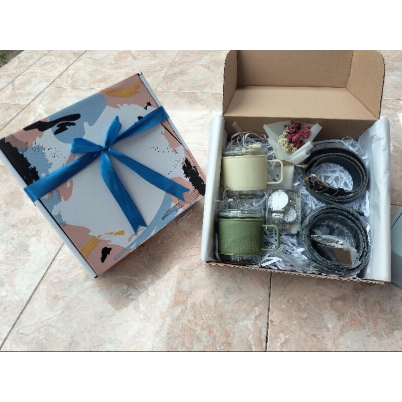kado hampers couple copel jam tangan botol minum ikat pinggang pernikahan anniversary sahabat cewek 
