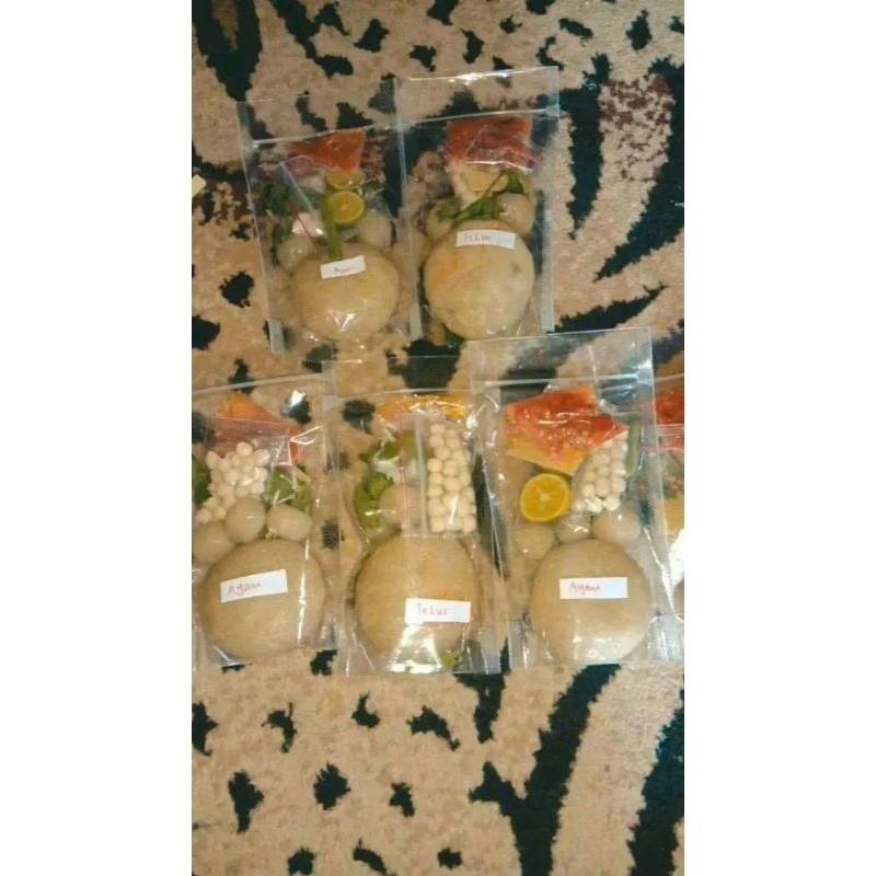 

Cilok Isi Ayam Suwir Pedas
