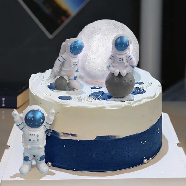 Garansi Terbaik  MKA  HIASAN KUE ULANG TAHUN SET 3 PCS DESAIN MANUSIA ASTRONOT LUAR ANKASA  DEKORASI