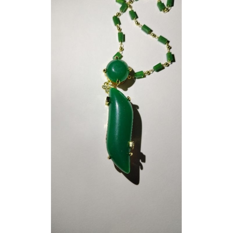 Kalung Liontin Batu Giok.