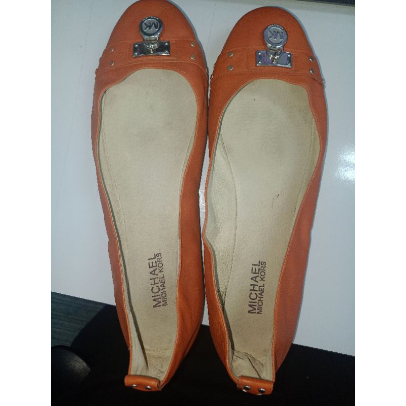 (Preloved Pribadi) Michael** Kors** Hamilton** Ballets Flat Orange Leather with SHW Padlock Shoes