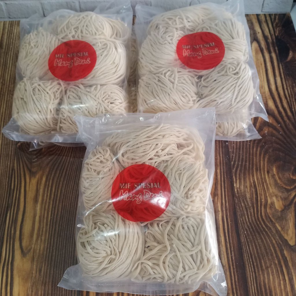 

Mie Mentah Isi 500 gram (5 gulung) Tanpa Bahan Pengawet untuk Mie Ayam, Bakmie, Yamin