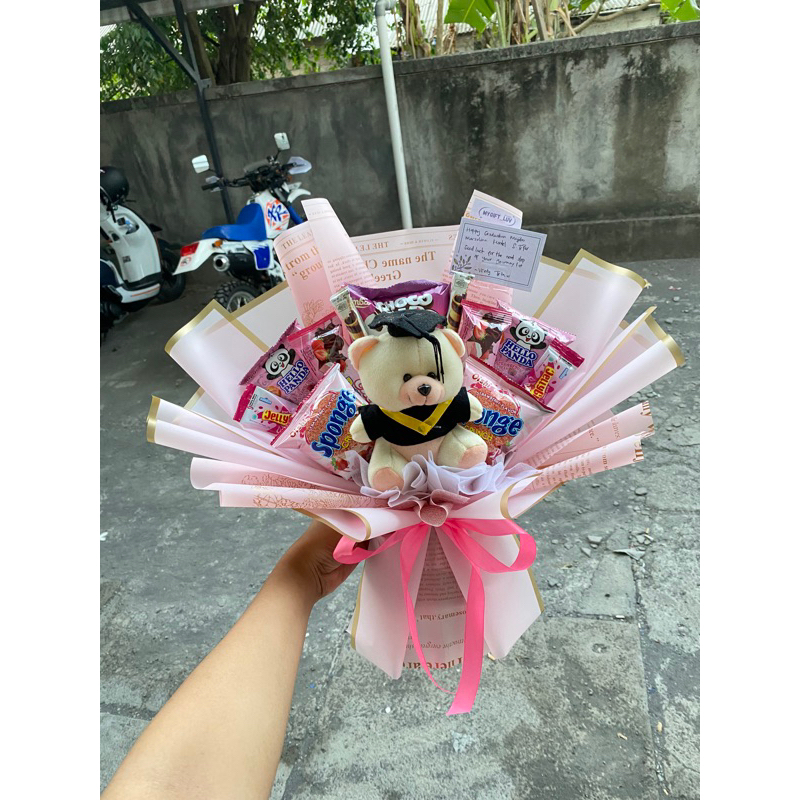 

BUKET SNACK NUANSA PINK Hello Panda | Pillow | Warna Pink Bali