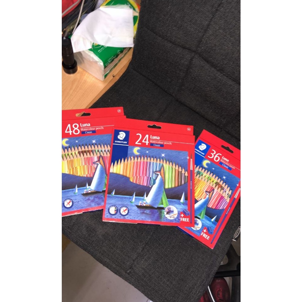 

KODE O22O pensil warna staedler luna water lor penscil 24 warna satu set include kuas