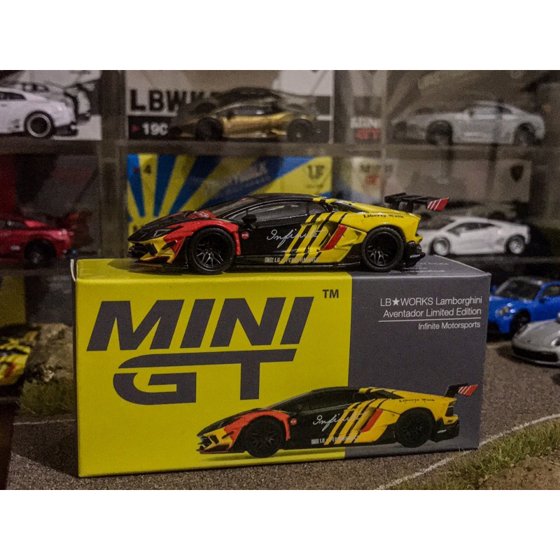 MiniGT LBWK Lamborghini Aventador Infinite Motorsport