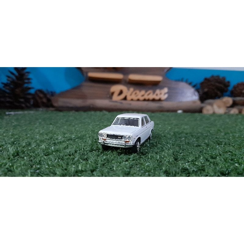 Diecast Miniatur Nissan Bluebird Konami skala 1:64