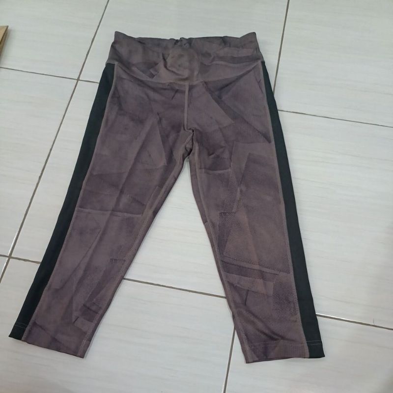 preloved celana olahraga