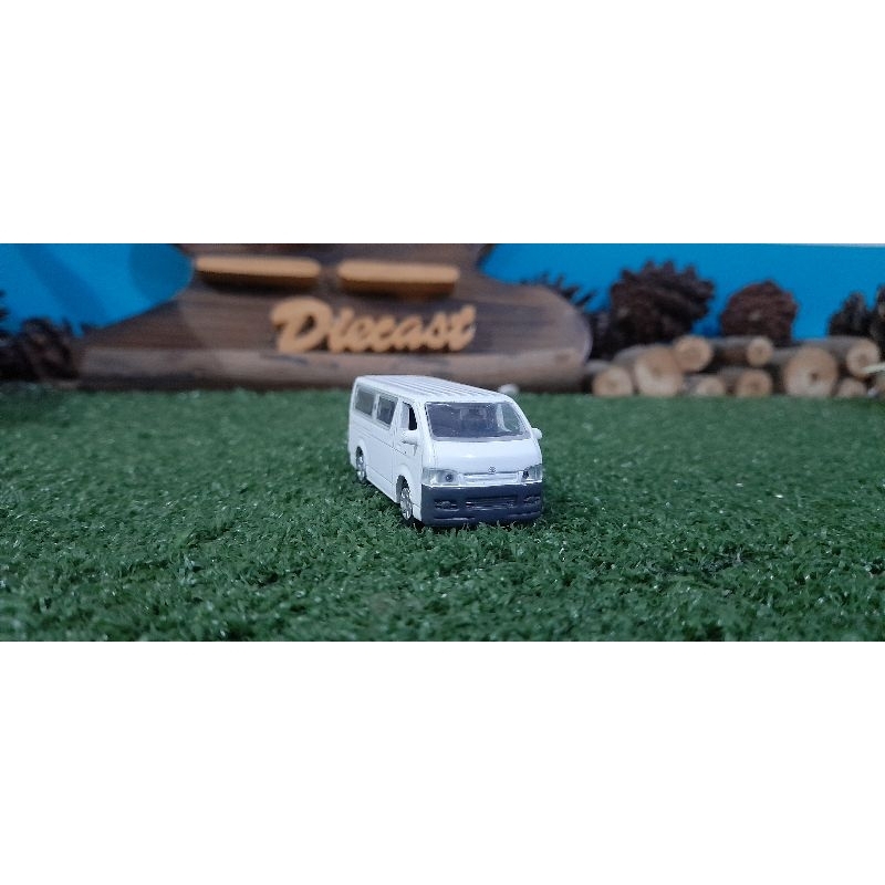 Diecast Miniatur Toyota Hiace putih skala 1:72