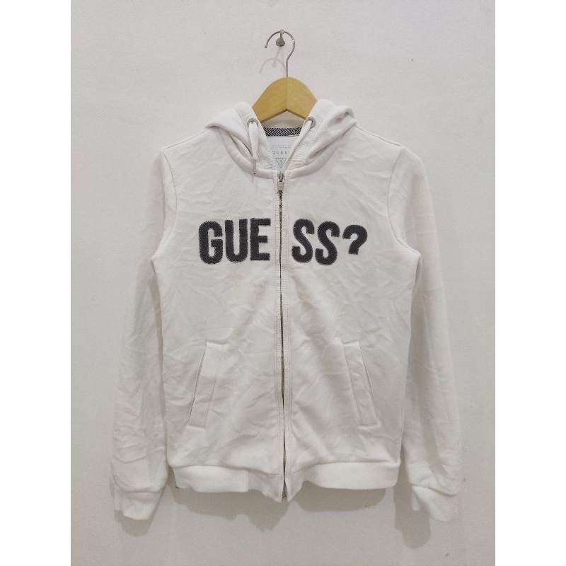 @pernahbaru.idn_ Guess Zip Hoodie
