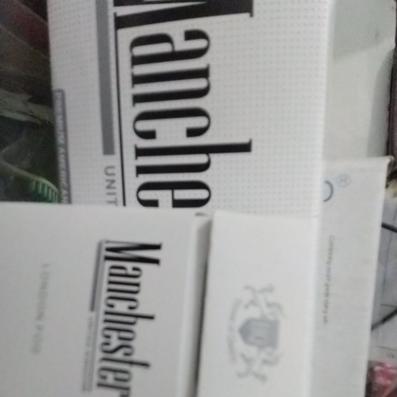 

kalender manchester putih