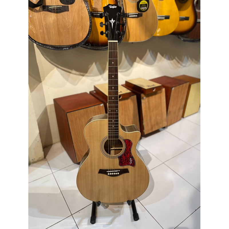 Gitar akustik TAYLOR Top Spruce Dobleround custom higt quality