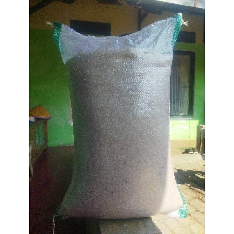 

BERAS 10 KILOGRAM LOKAL GARUT KUALITAS PREMIUM