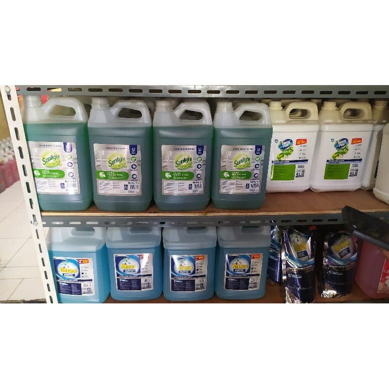 deterjen cair Rinso Matic 4,5L