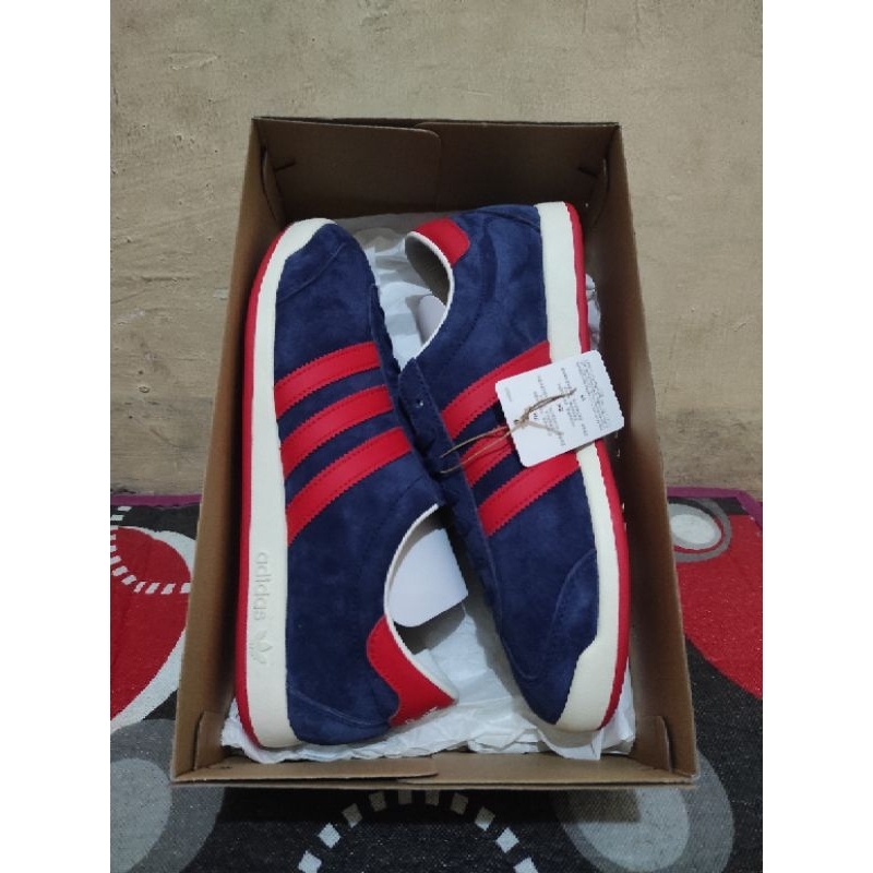 Sepatu singkong 3 garis merah