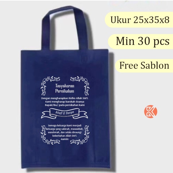 

Tas Spunbond Custom 25x35x8 cm Gratis Sablon Nama Logo Goodie Bag Hajatan Selamatan Haji Khitan Ultah Wedding Seminar Promosi Souvenir Tas Nonwoven Furing Tali Kain Lipat 1 Hari Beres