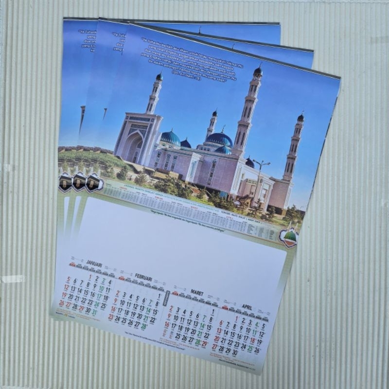 

kalender 2025 Ao 242 masjid dunia 3 lembar 4 bulanan ukuran 38x54cm(terima castume cetak merek)