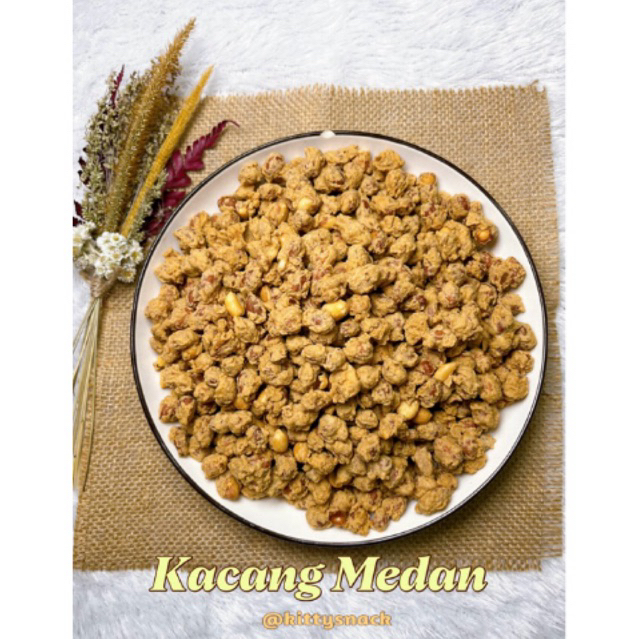 

Kacang Medan Balut