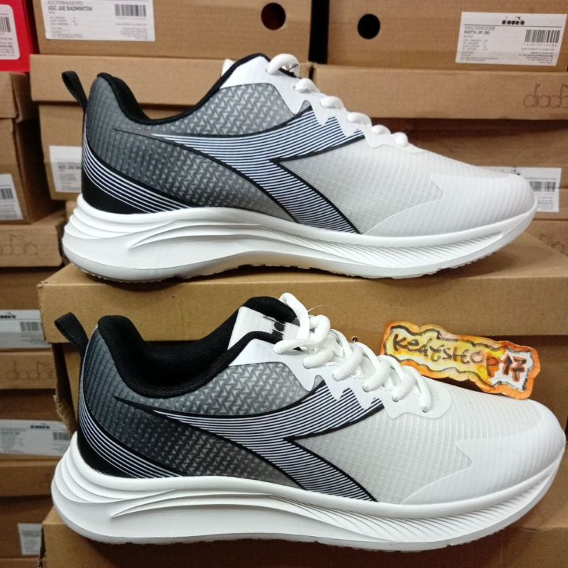 Sepatu Diadora Kourtney white running shoes original