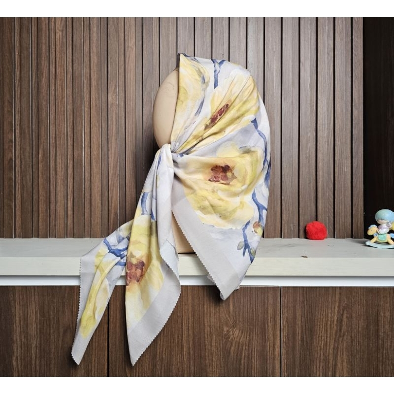 KEURUDUNG HIJAB SEGI EMPAT MOTIP BUNGA MWAR BESAR KH LASER CUT MOTIF W129