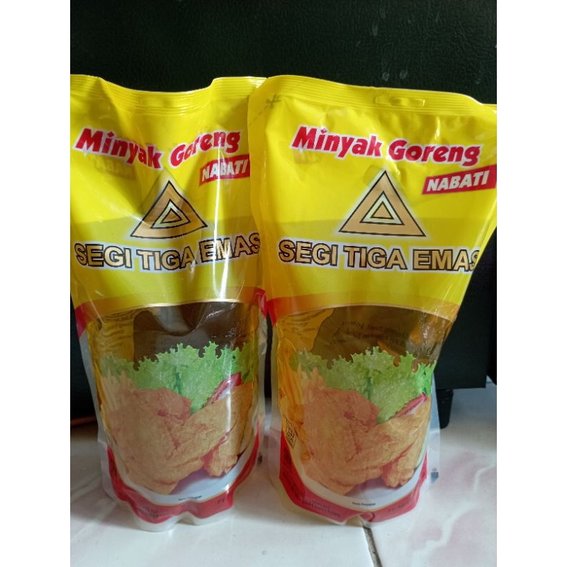 

Minyak Goreng Segi Tiga emas 1 liter free buble wrap + dus (COD)