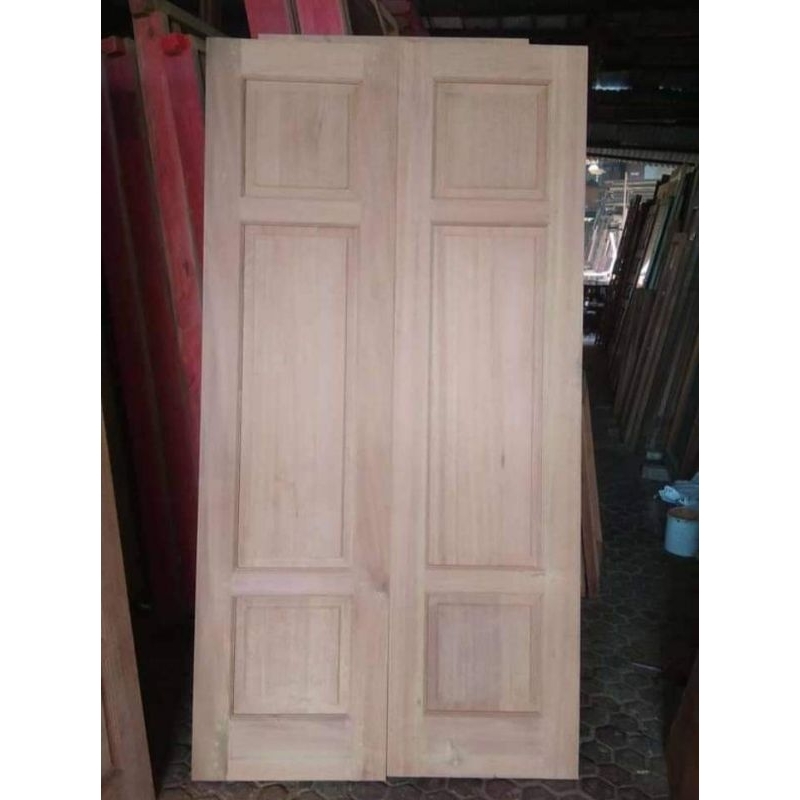 Daun pintu kayu kamper