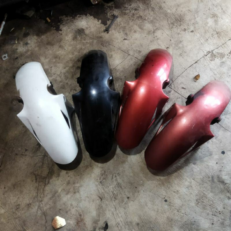 Spakbor depan CB150R original