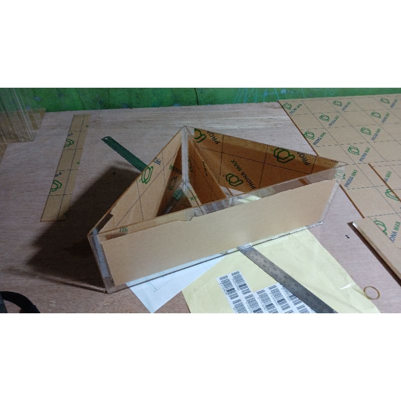 

box reptil segi 3