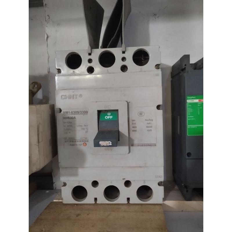 MCCB - 630A Chint NM1