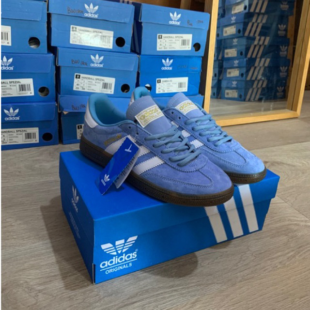 A ICE BLUE FREE KAOS KAKI + STIKER