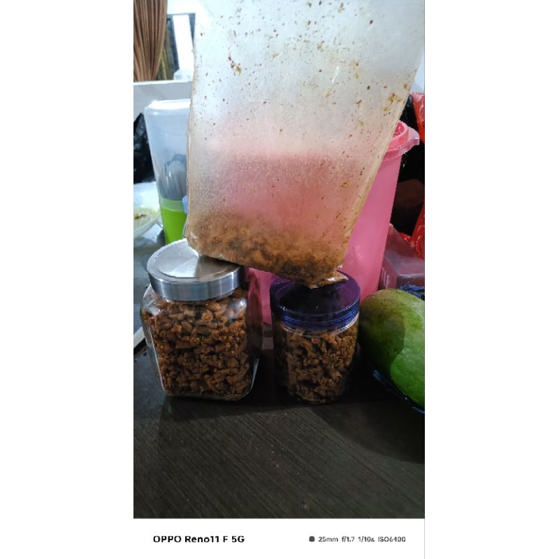 

usus krispi pedas daun jeruk