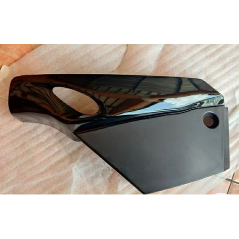Cover tutup bok aki/box aki yamaha Fiz R/vega R lama tempong aki bok aki vega r lama old hitam