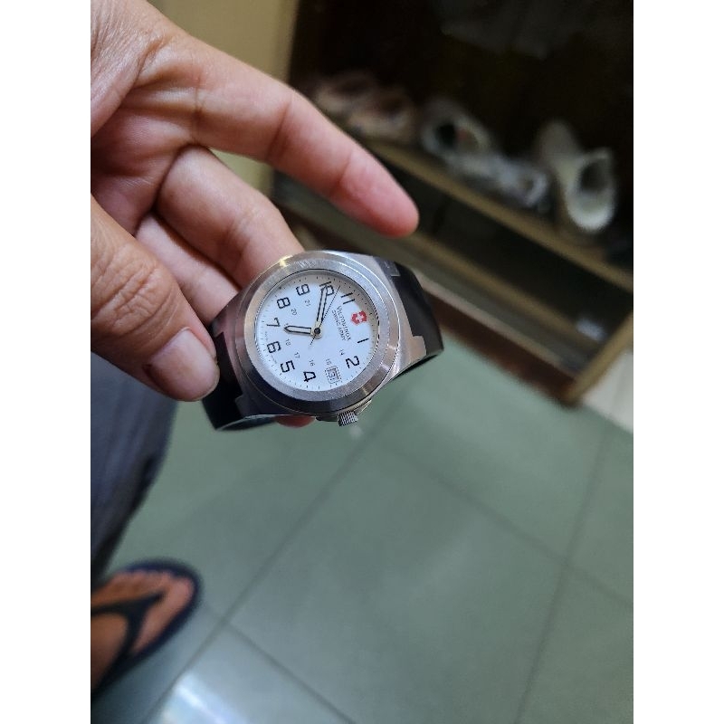 Jam tangan Pria Victorinox