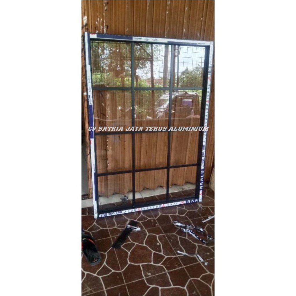kusen aluminium partisi /jendela kaca mati ornamen L120xT180