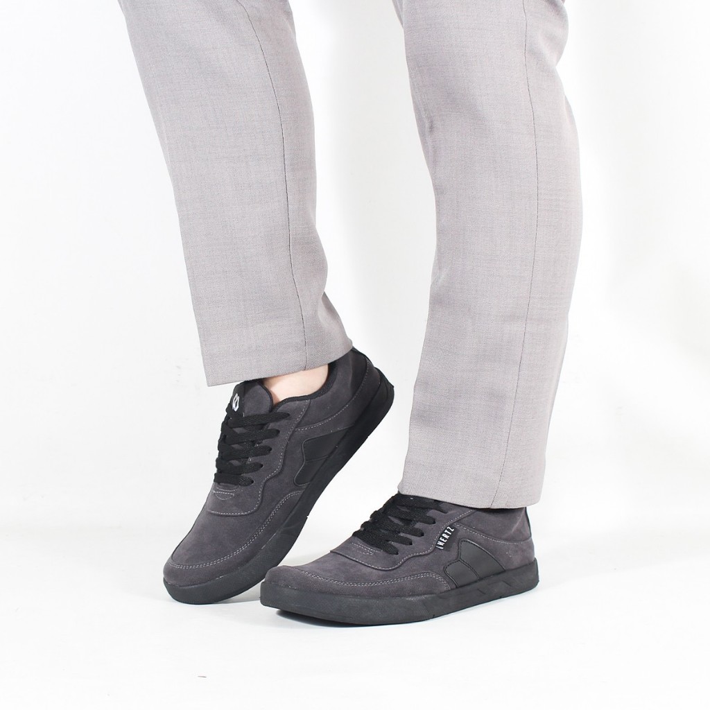 Hertz - Sepatu Sneakers Pria H 3786 Brand Hertz Sepatu Dewasa Pria Kuliah Kerja Jalan Jalan Trendi B
