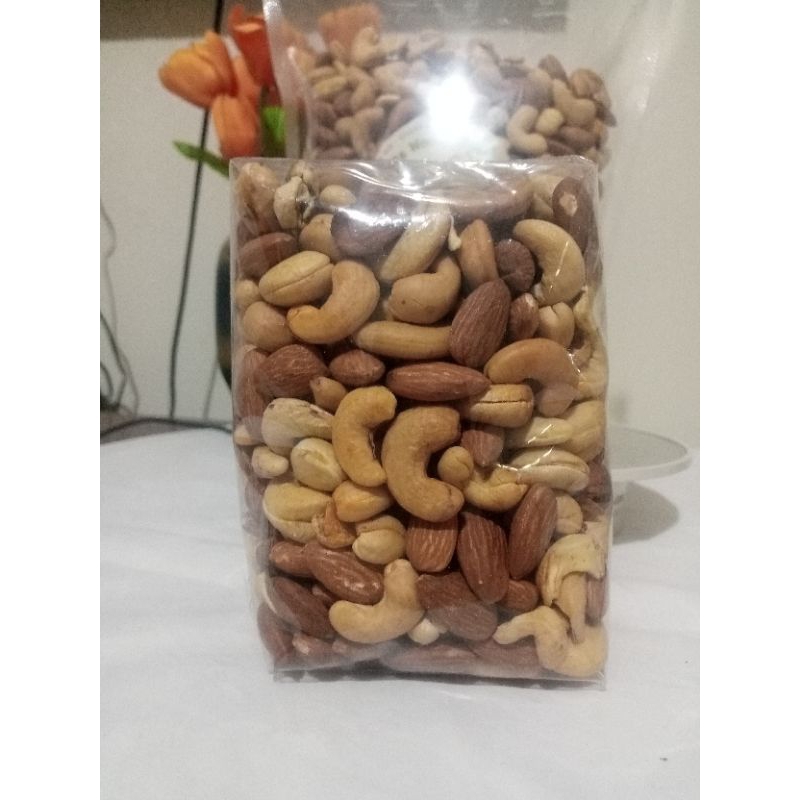 

kacang mete mix kacang almond