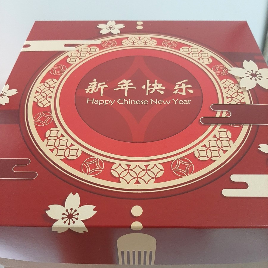 

10 Pcs Dus Motif Lucky Charm Imlek Merah Packaging Kue Bolu CNY Ukuran 22 x 22 x 7 Cm