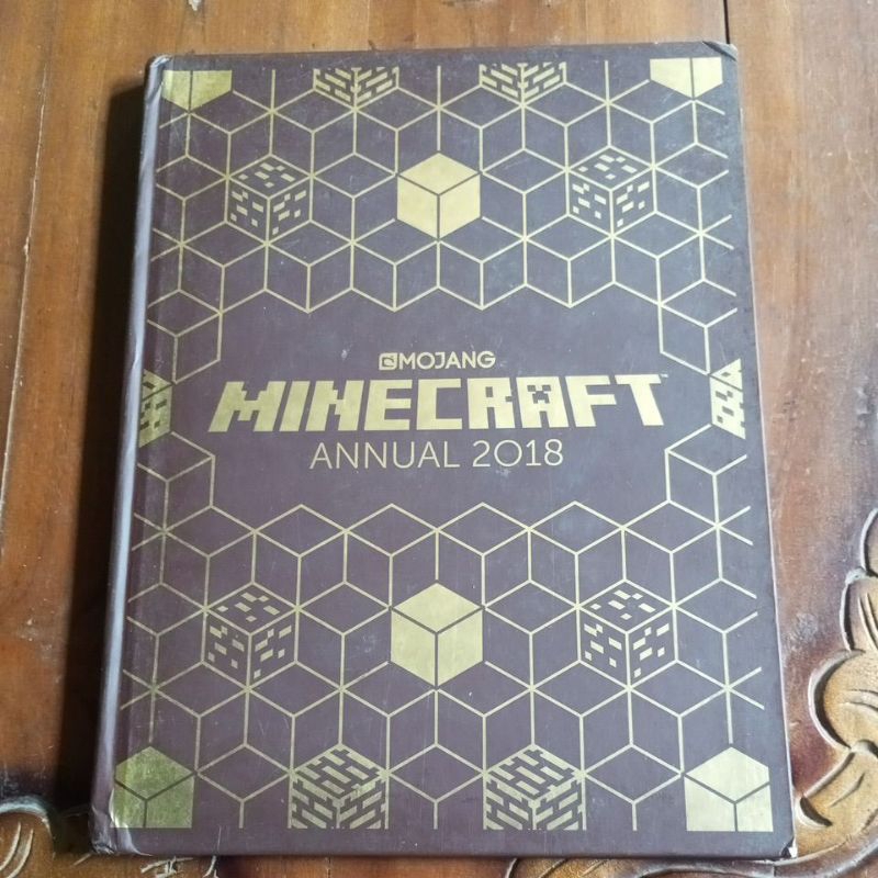 Buku Game Mojang Minecraft Annual 2018 Bahasa Inggris
