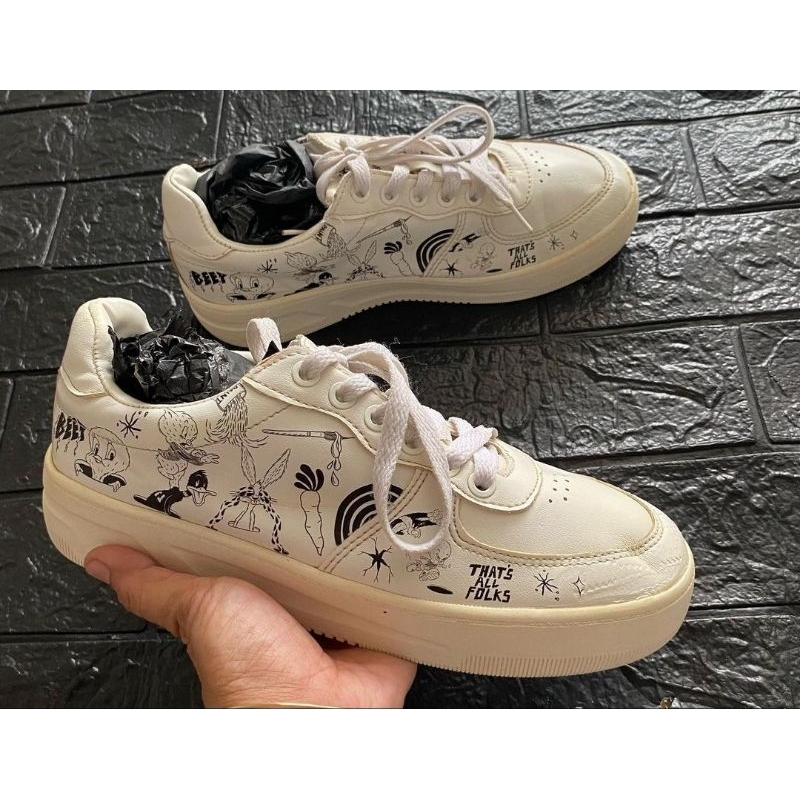 Sepatu Pull and bear white cakep