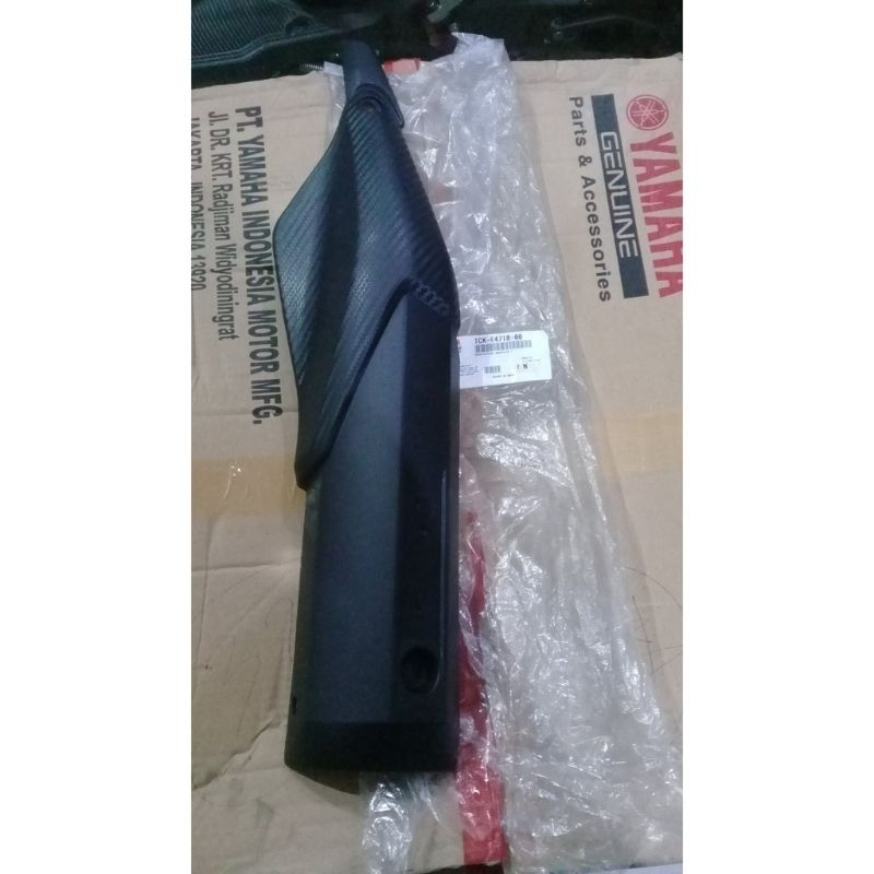 1CK-E4718-00 Cover Tameng Knalpot Yamaha R15, R15 V2 YGP ORI