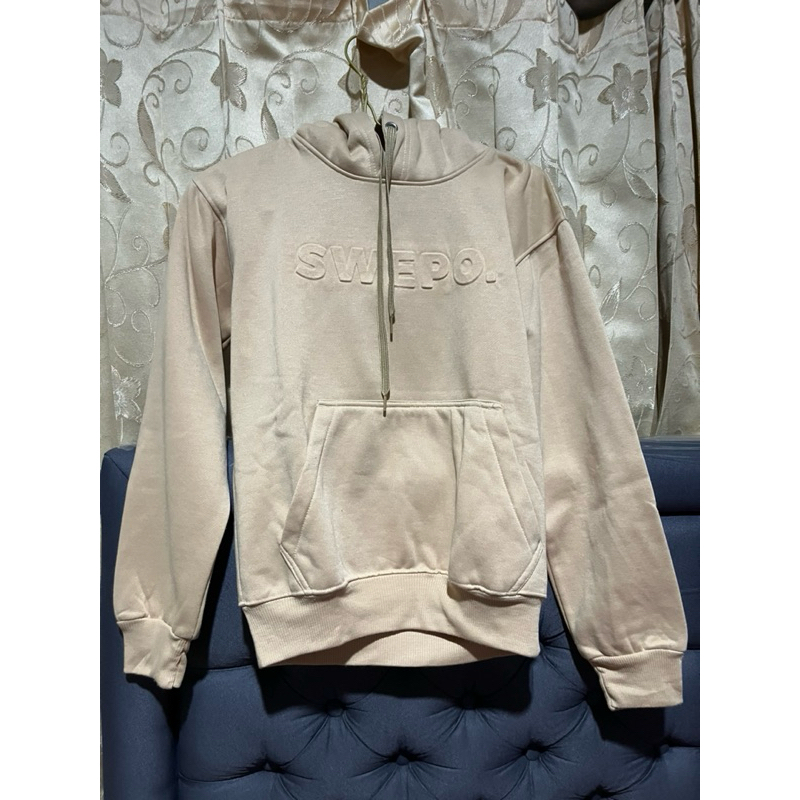 Swepo-hoodie-emboss