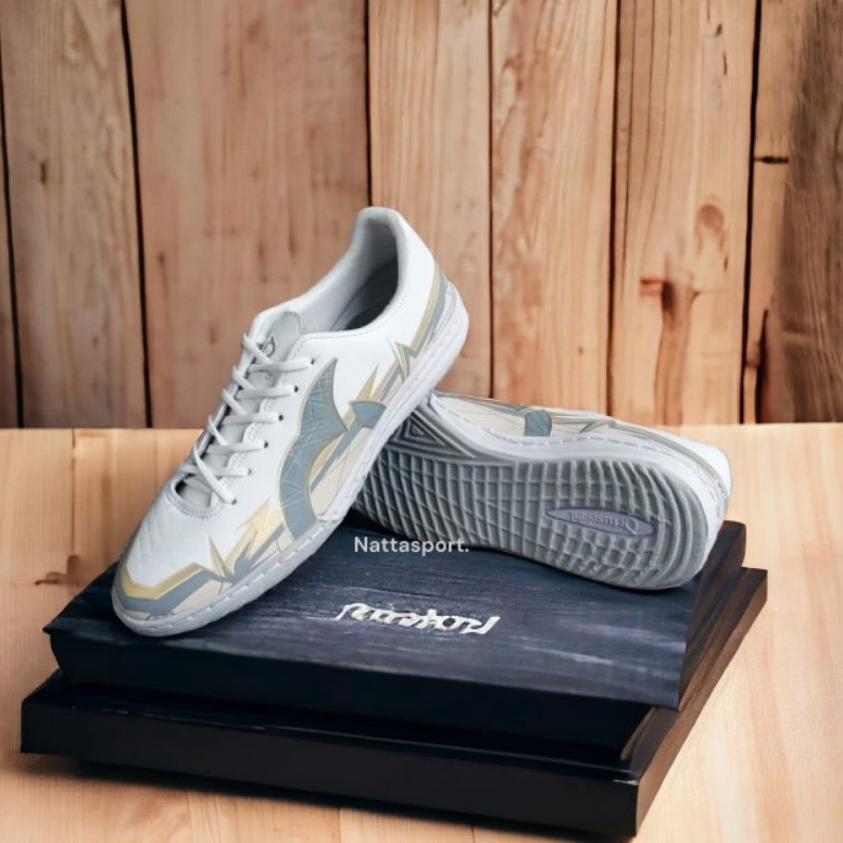 SALE ORTUSEIGHT SEPATU FUTSAL SUDAH DI SOL