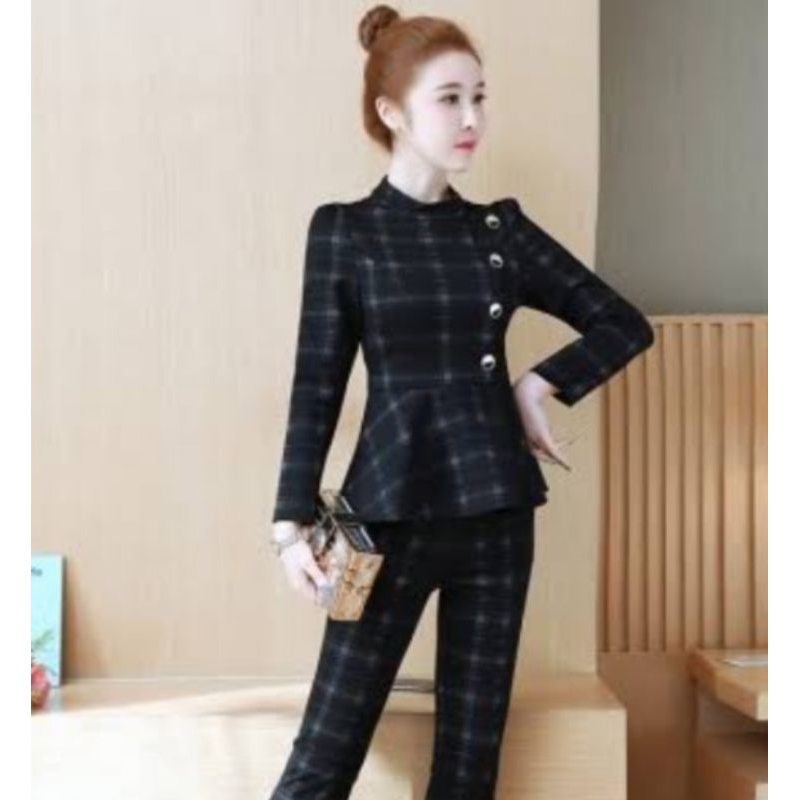KOREAN BLOUSE IN BLACK