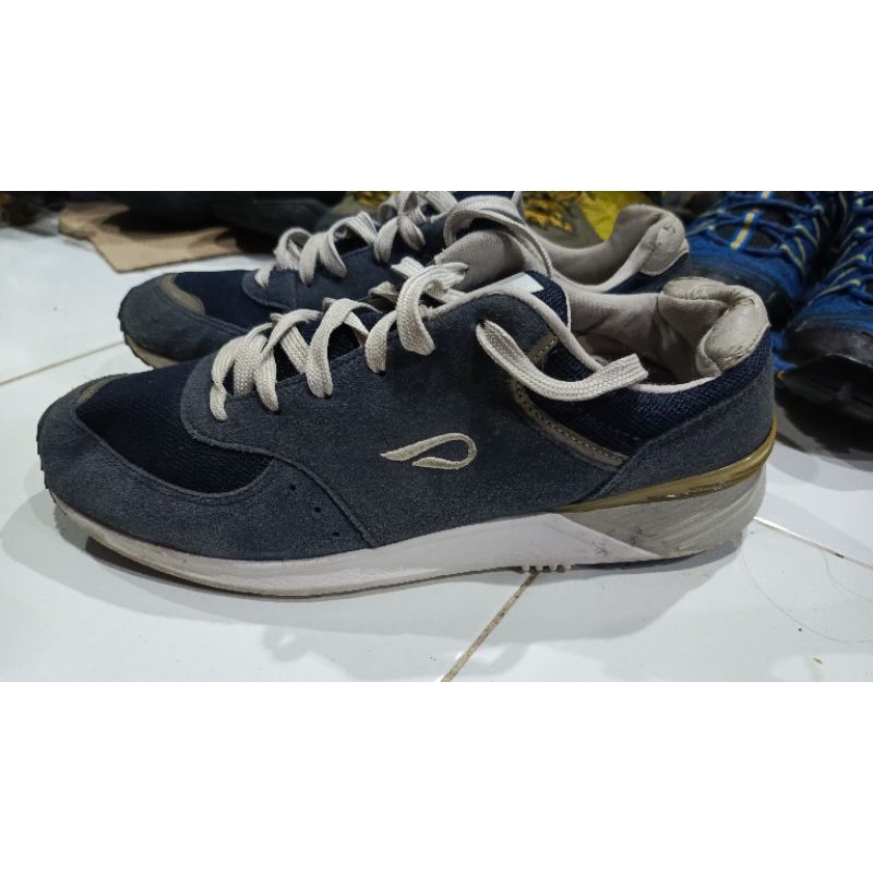 sepatu running PROSPECS 43